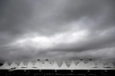 DIA on ground stop for high winds; hundreds of flights delayed