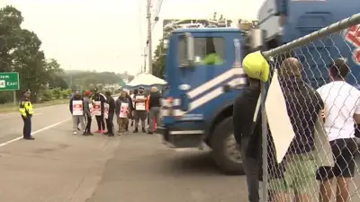 Sec. of State calls on Republic Services to reach deal to end strike
